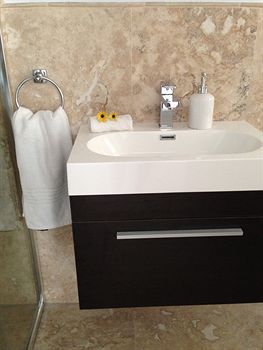 Abington Manor 4*